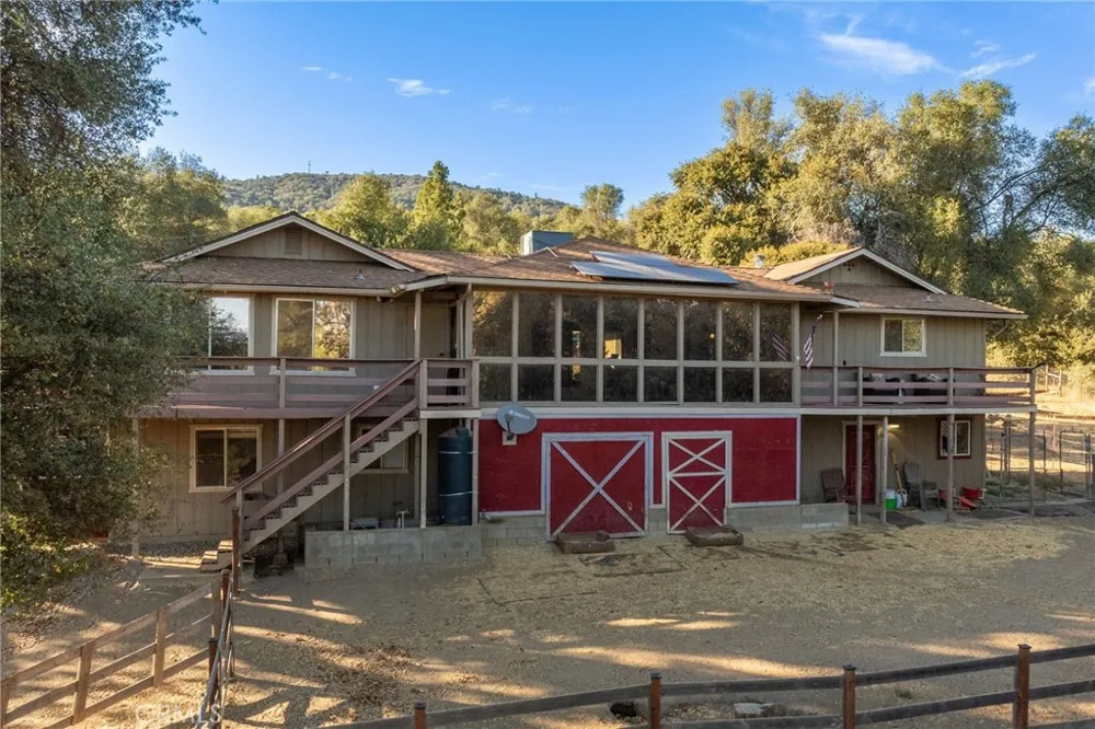 58208 Road 601 Ahwahnee, CA 93601