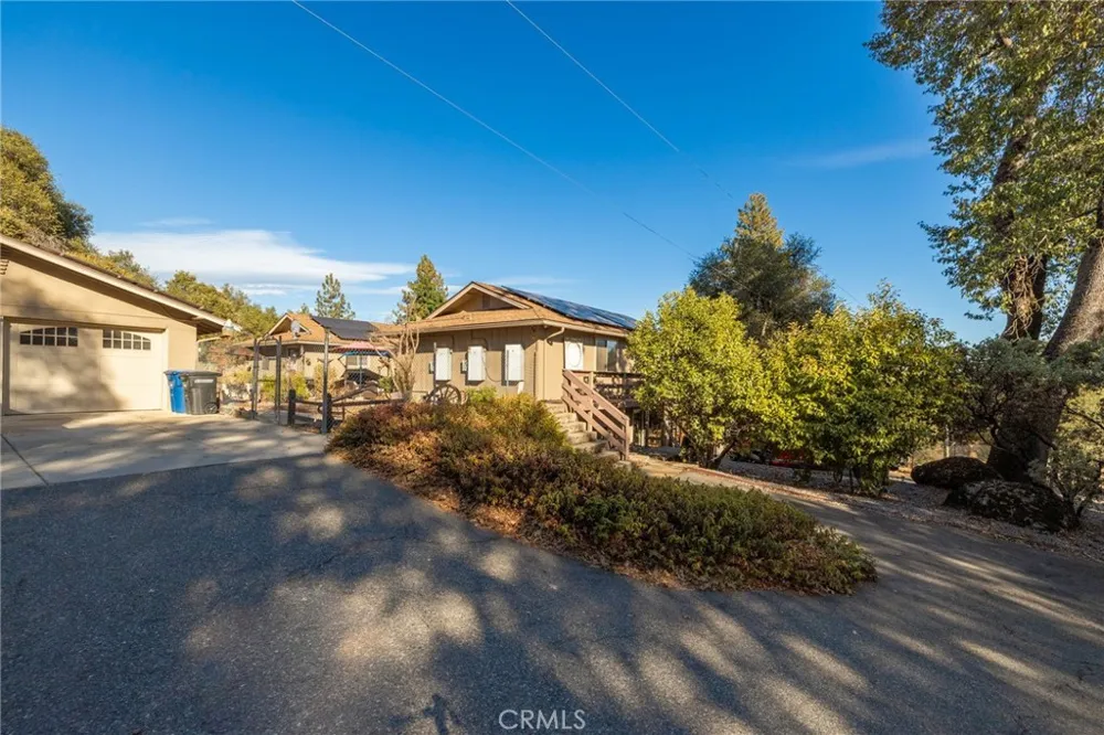 58208 Road 601 Ahwahnee, CA 93601