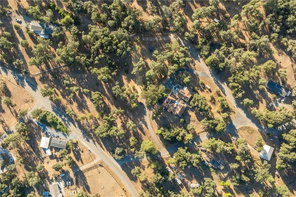 58208 Road 601 Ahwahnee, CA 93601