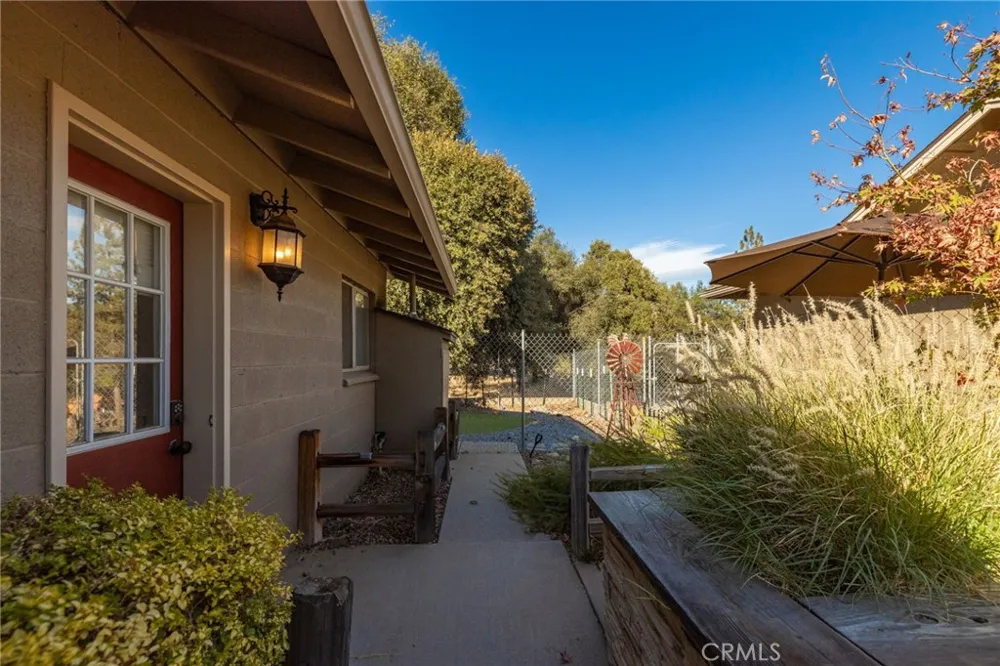 58208 Road 601 Ahwahnee, CA 93601