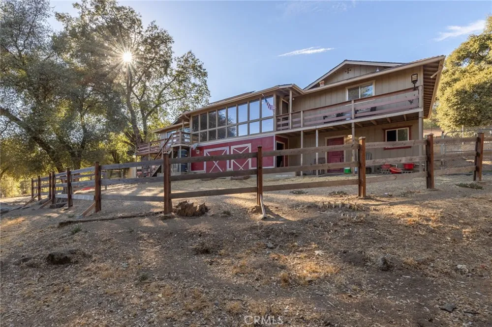 58208 Road 601 Ahwahnee, CA 93601