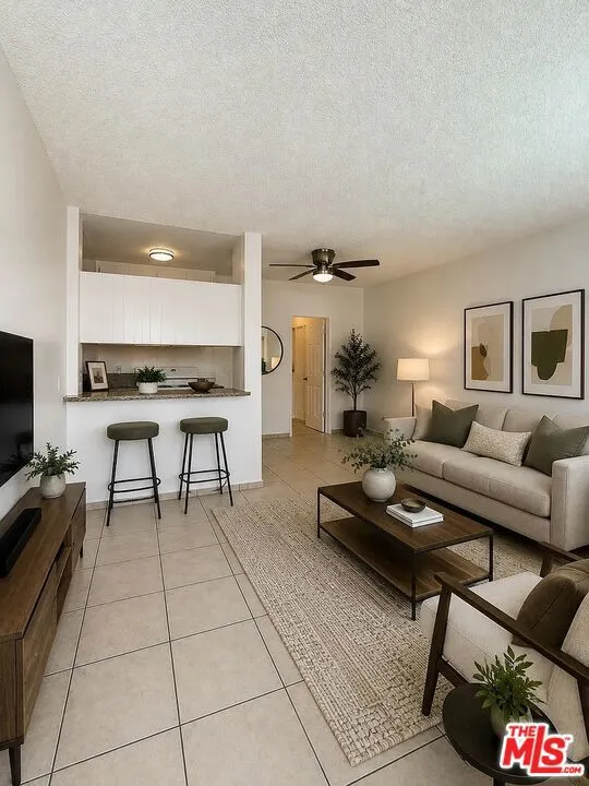 16141 Vanowen Street #3 Los Angeles, CA 91406
