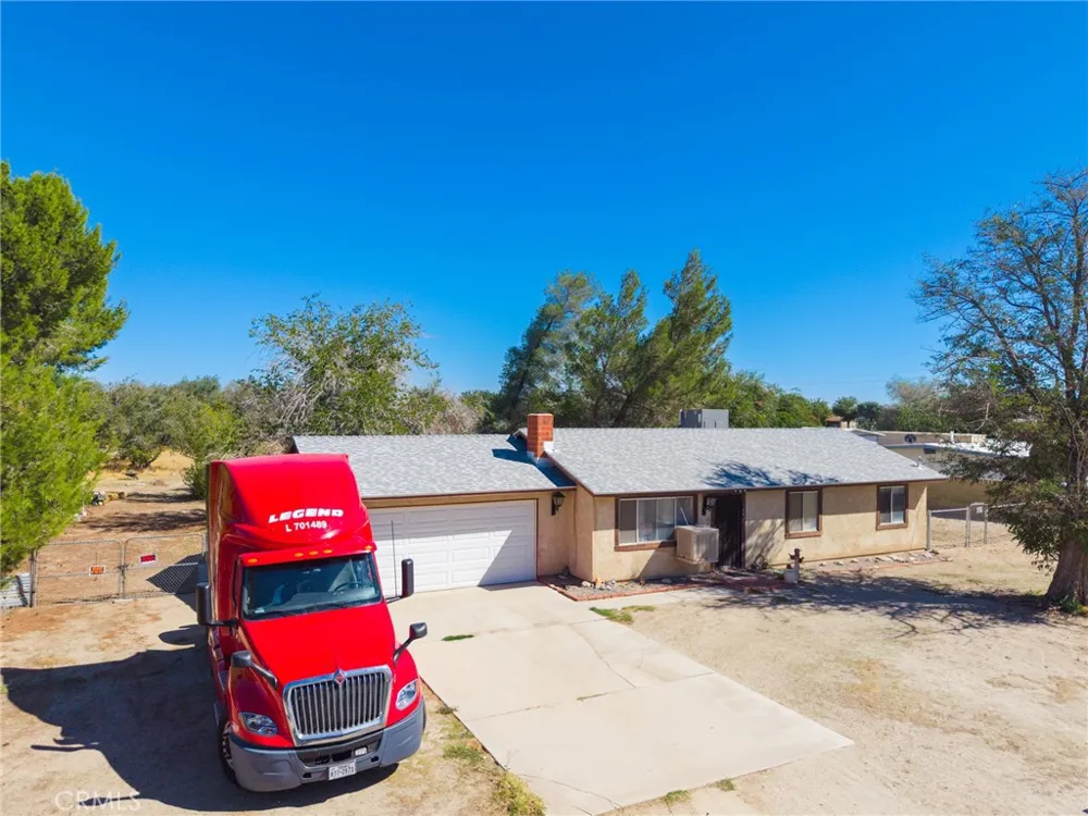 10821 E Avenue R14 Littlerock, CA 93543