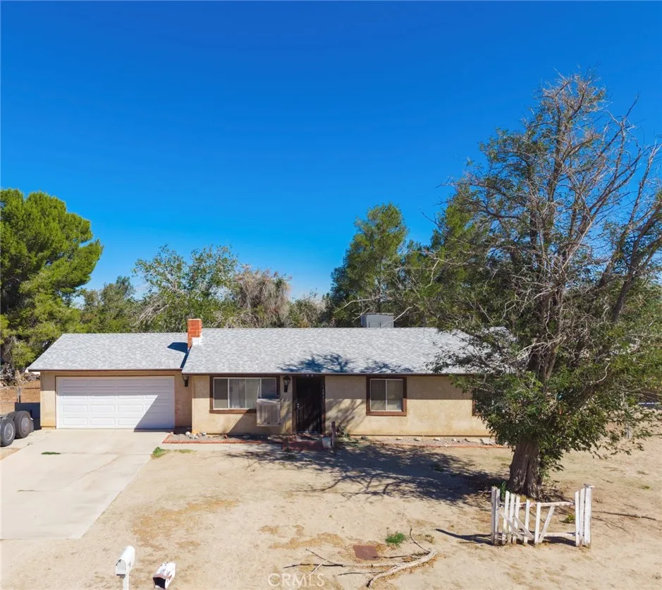 10821 E Avenue R14 Littlerock, CA 93543