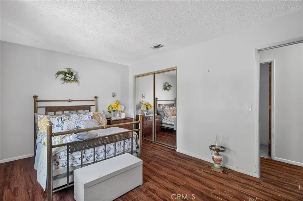 10821 E Avenue R14 Littlerock, CA 93543