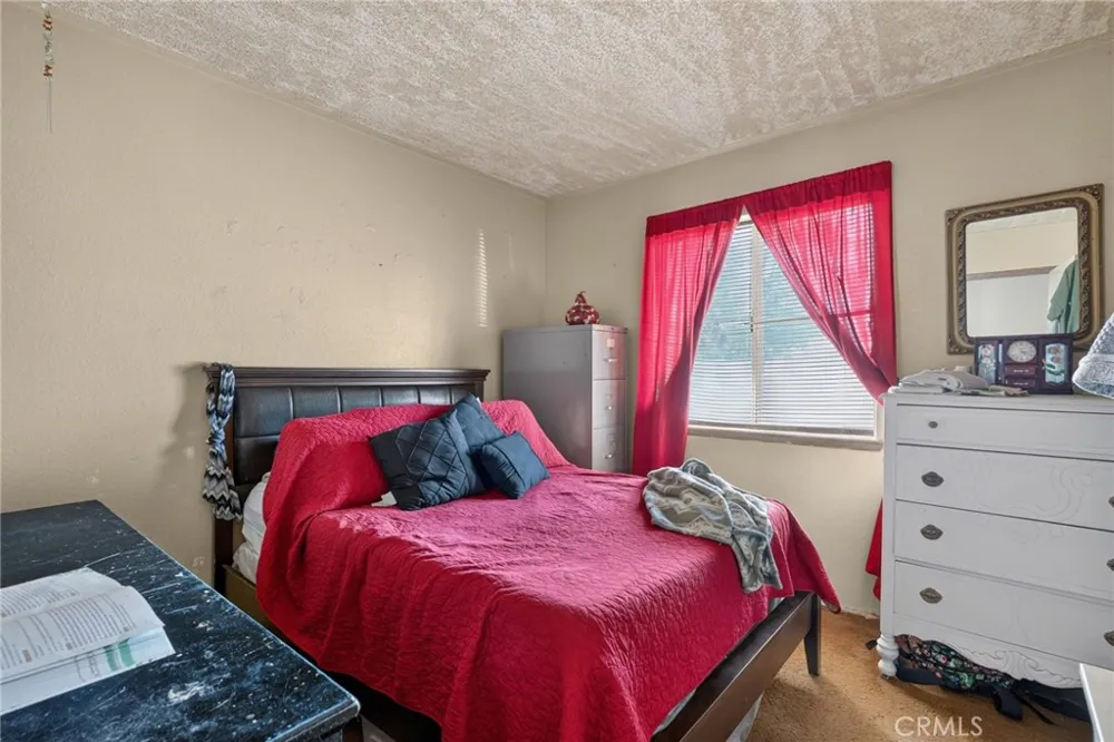 10821 E Avenue R14 Littlerock, CA 93543