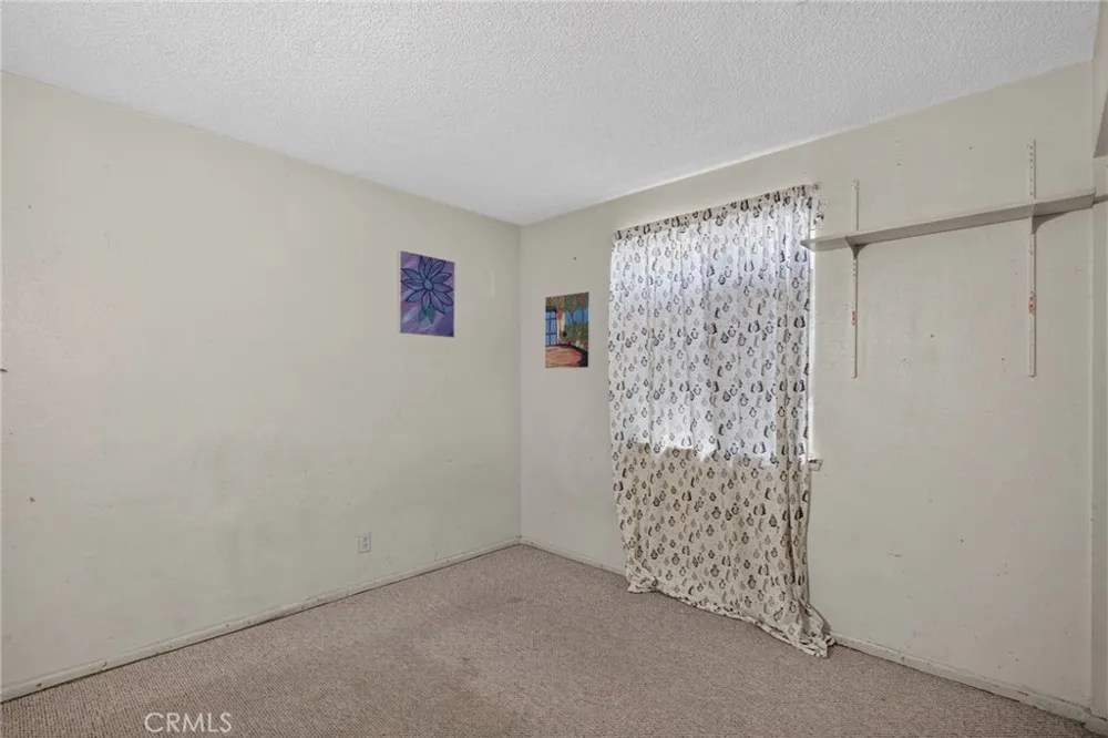 10821 E Avenue R14 Littlerock, CA 93543