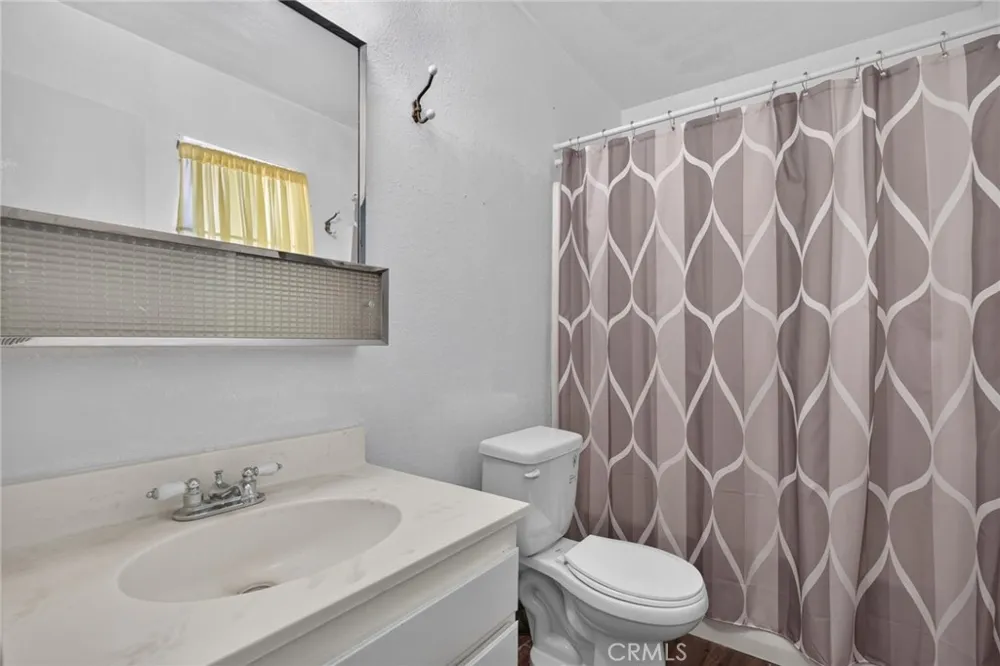 10821 E Avenue R14 Littlerock, CA 93543