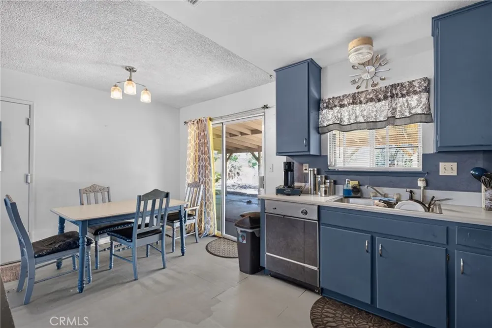 10821 E Avenue R14 Littlerock, CA 93543