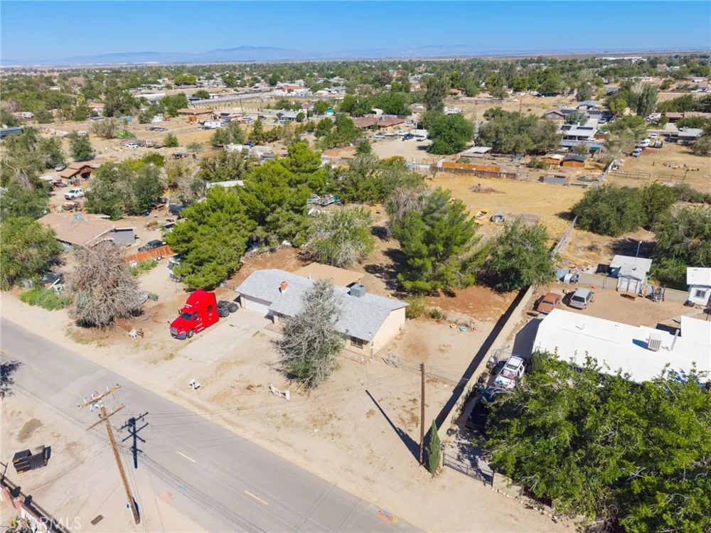 10821 E Avenue R14 Littlerock, CA 93543