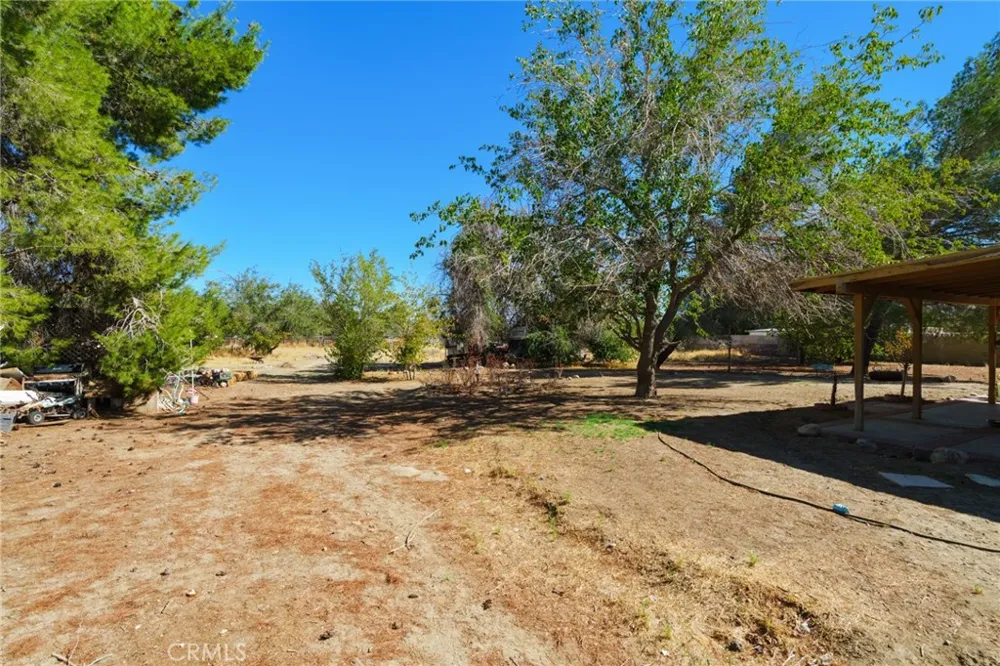 10821 E Avenue R14 Littlerock, CA 93543