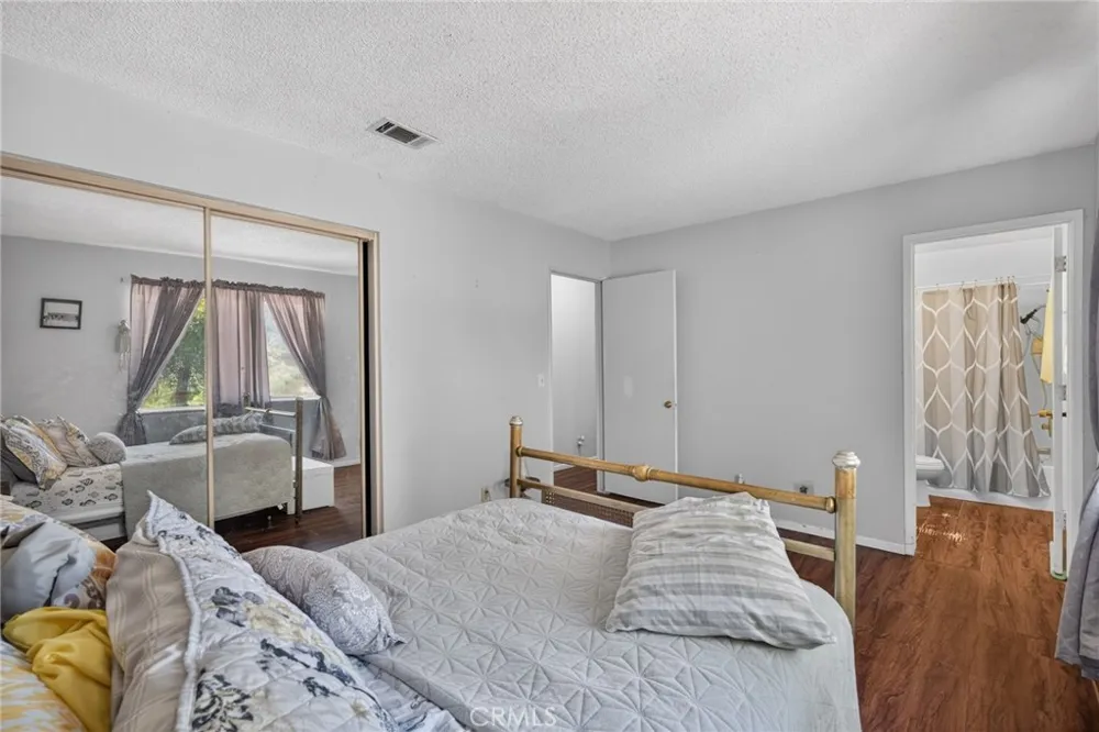 10821 E Avenue R14 Littlerock, CA 93543