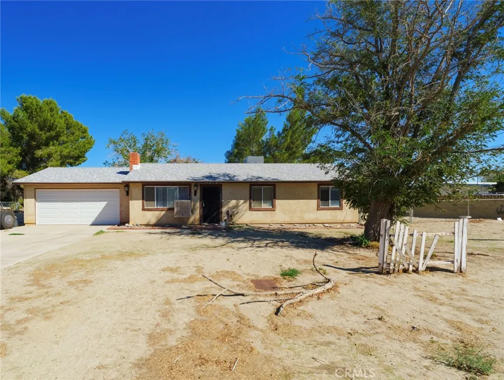 10821 E Avenue R14 Littlerock, CA 93543