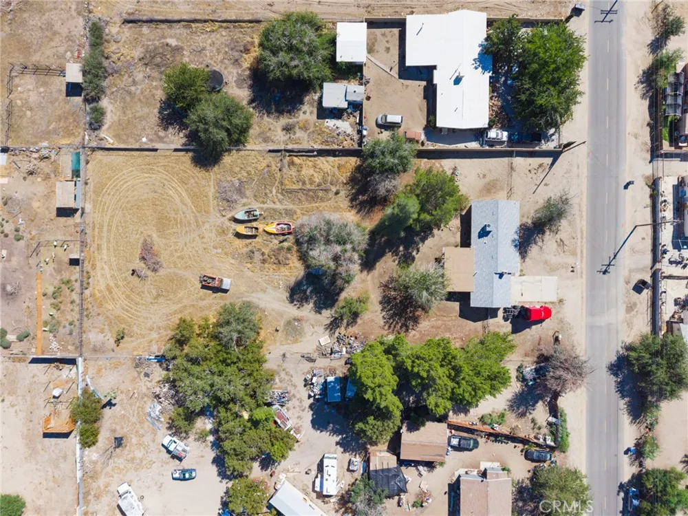 10821 E Avenue R14 Littlerock, CA 93543