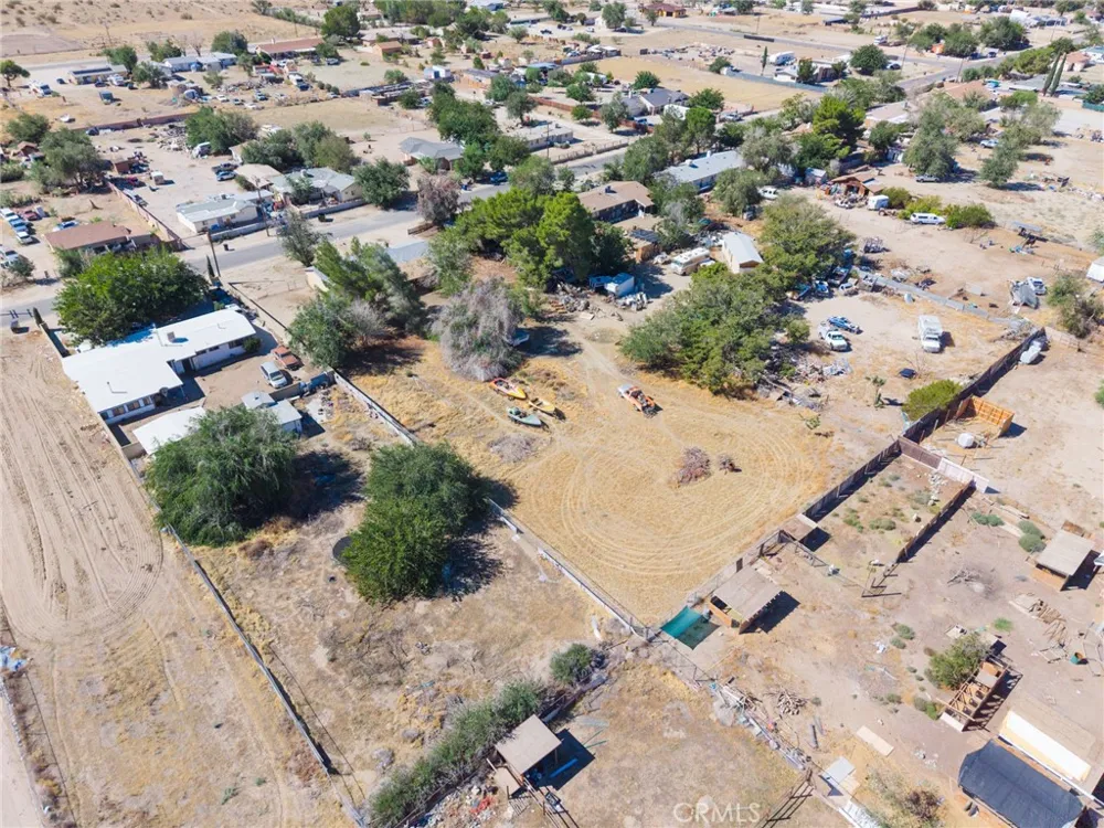 10821 E Avenue R14 Littlerock, CA 93543
