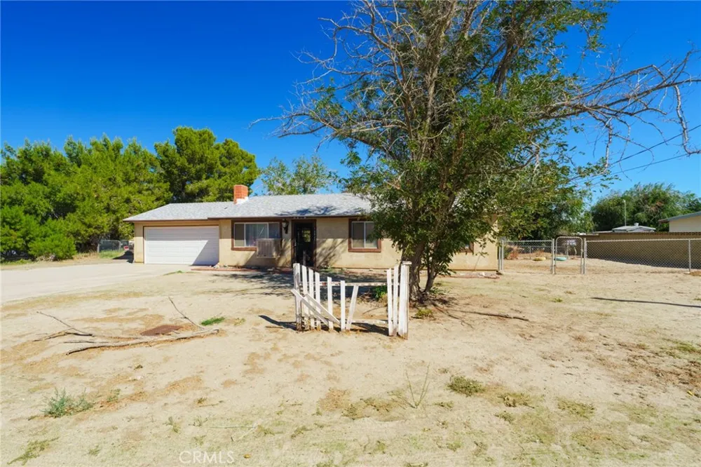 10821 E Avenue R14 Littlerock, CA 93543