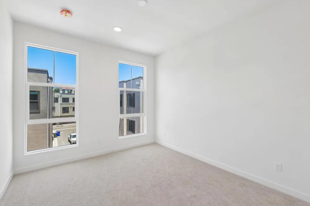 4949 Thistle Way Carlsbad, CA 92008