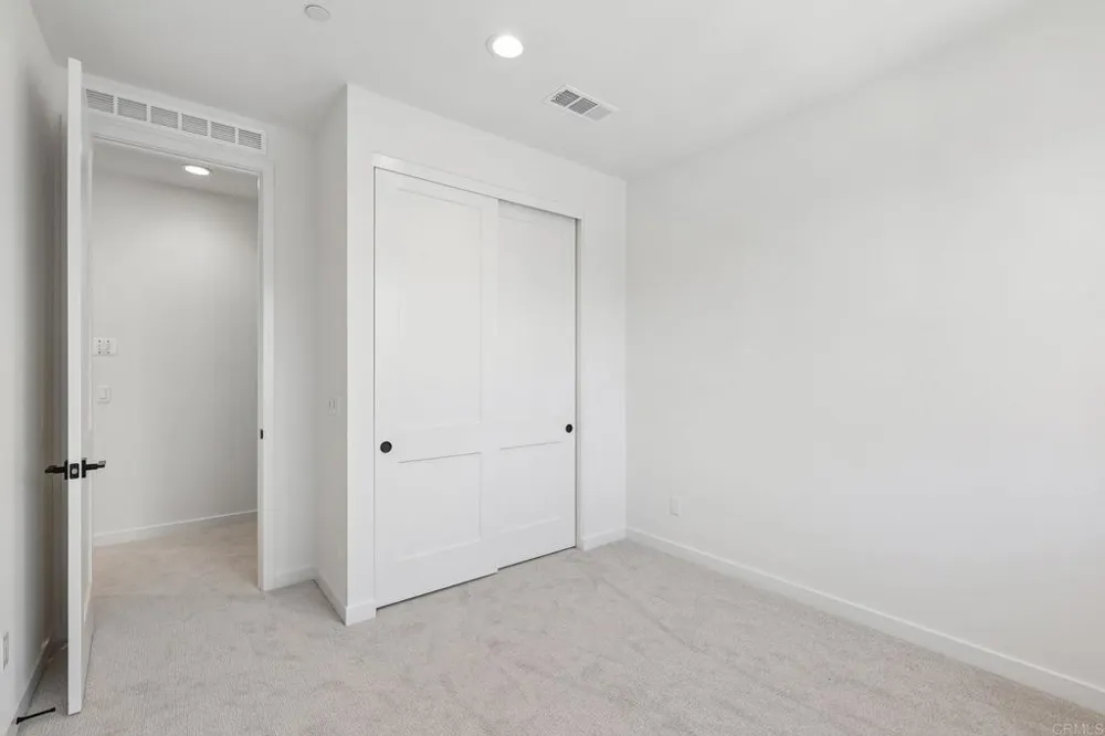4949 Thistle Way Carlsbad, CA 92008