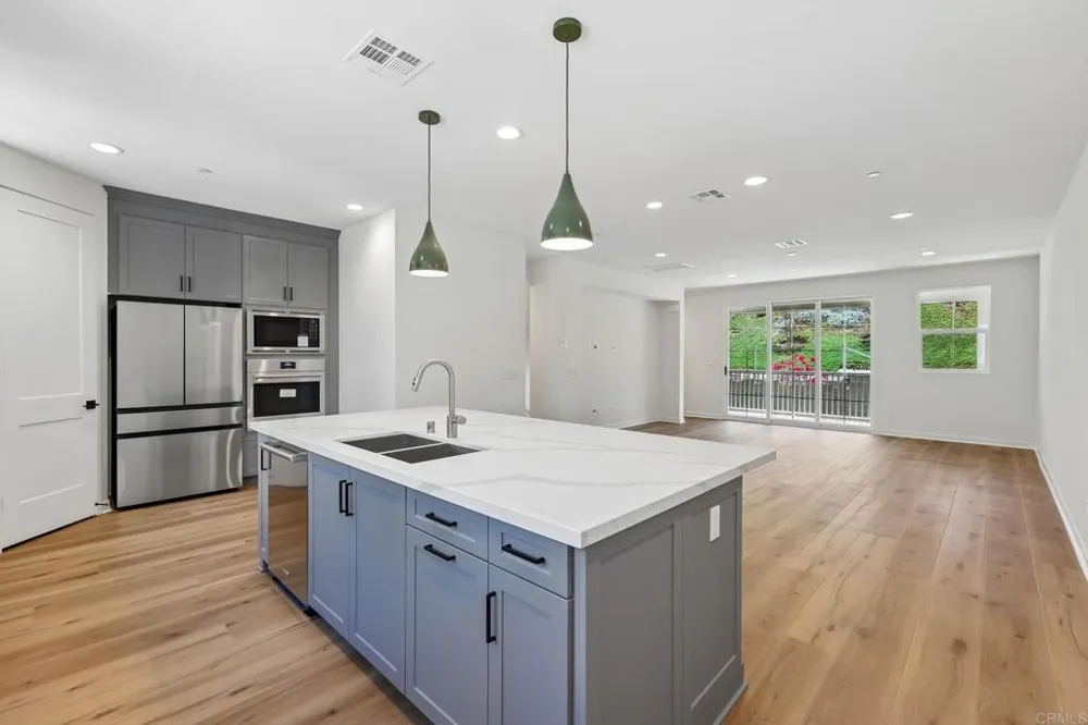 4949 Thistle Way Carlsbad, CA 92008