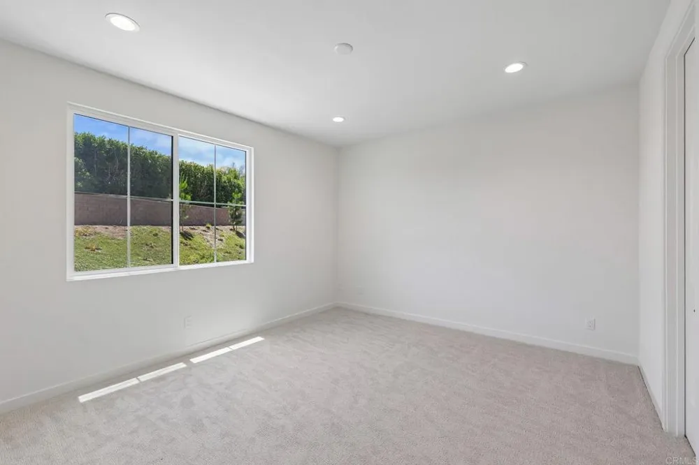 4949 Thistle Way Carlsbad, CA 92008