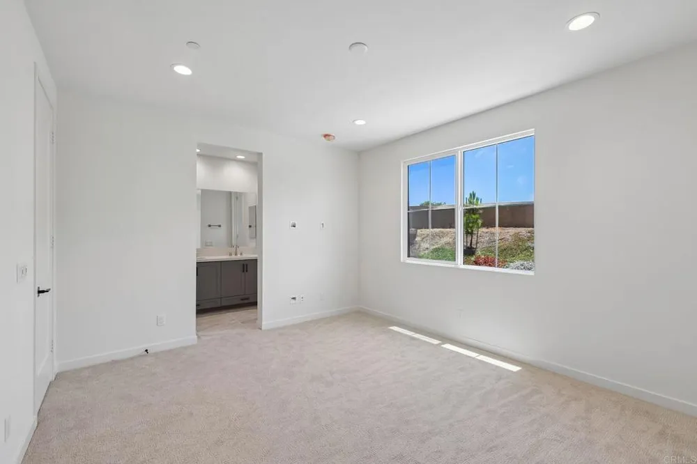 4949 Thistle Way Carlsbad, CA 92008