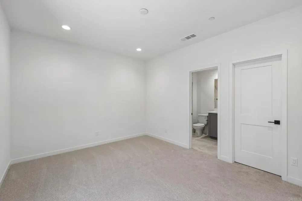 4949 Thistle Way Carlsbad, CA 92008