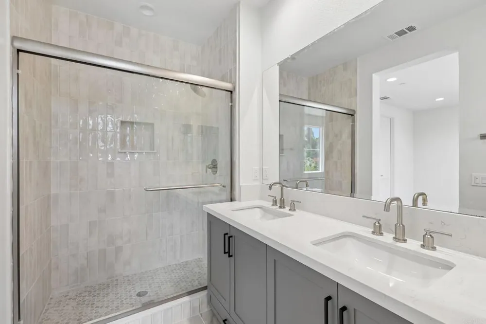 4949 Thistle Way Carlsbad, CA 92008