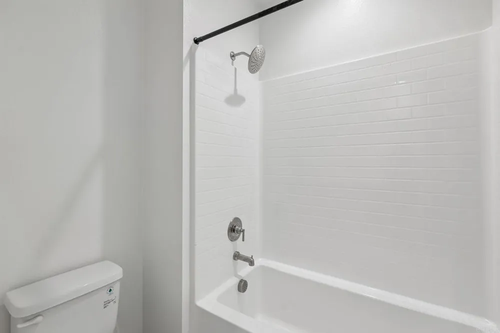 4949 Thistle Way Carlsbad, CA 92008