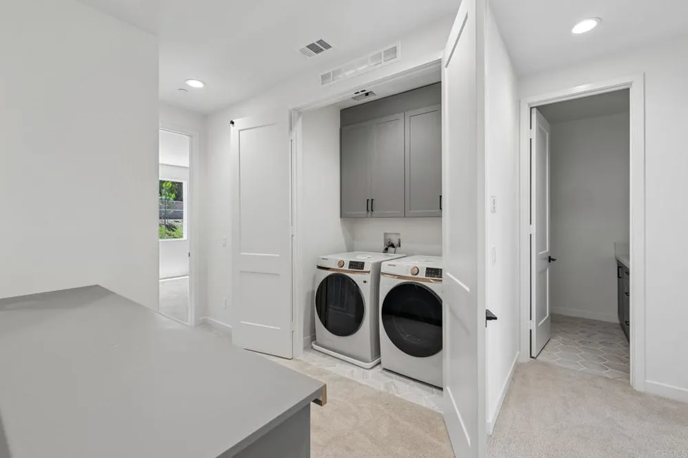 4949 Thistle Way Carlsbad, CA 92008