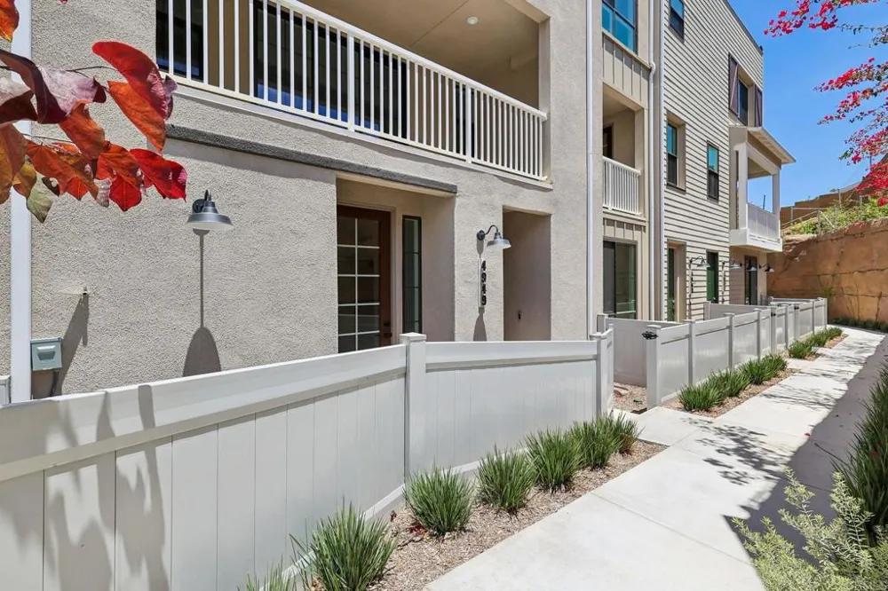 4949 Thistle Way Carlsbad, CA 92008
