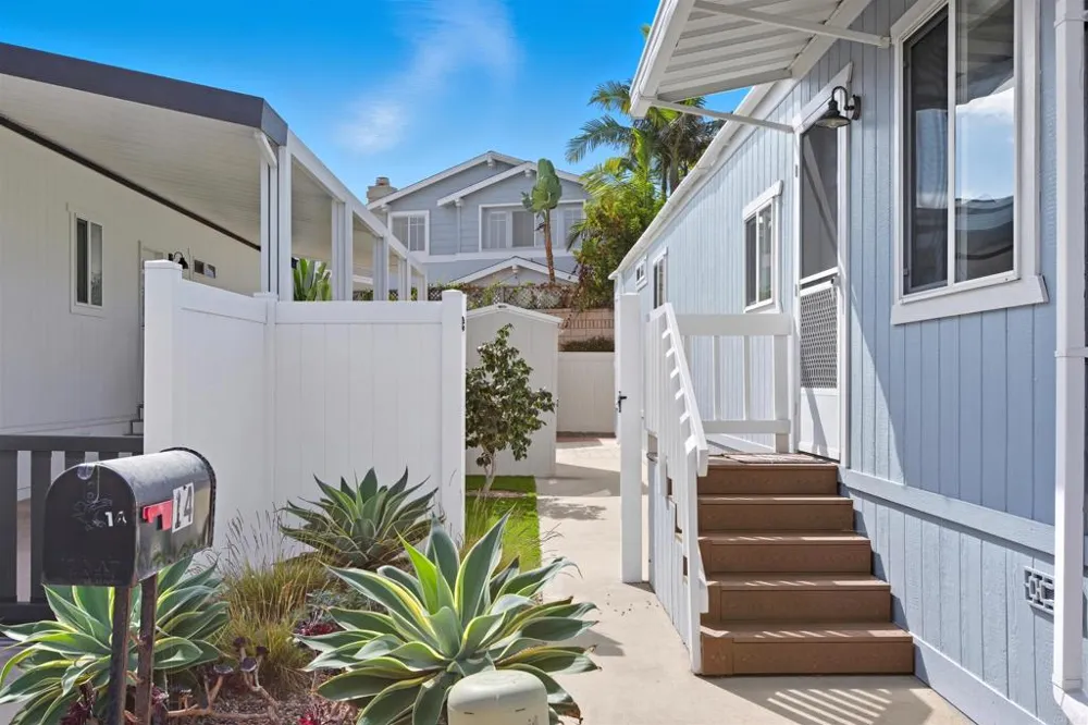 6550 Ponto Drive #14 Carlsbad, CA 92011