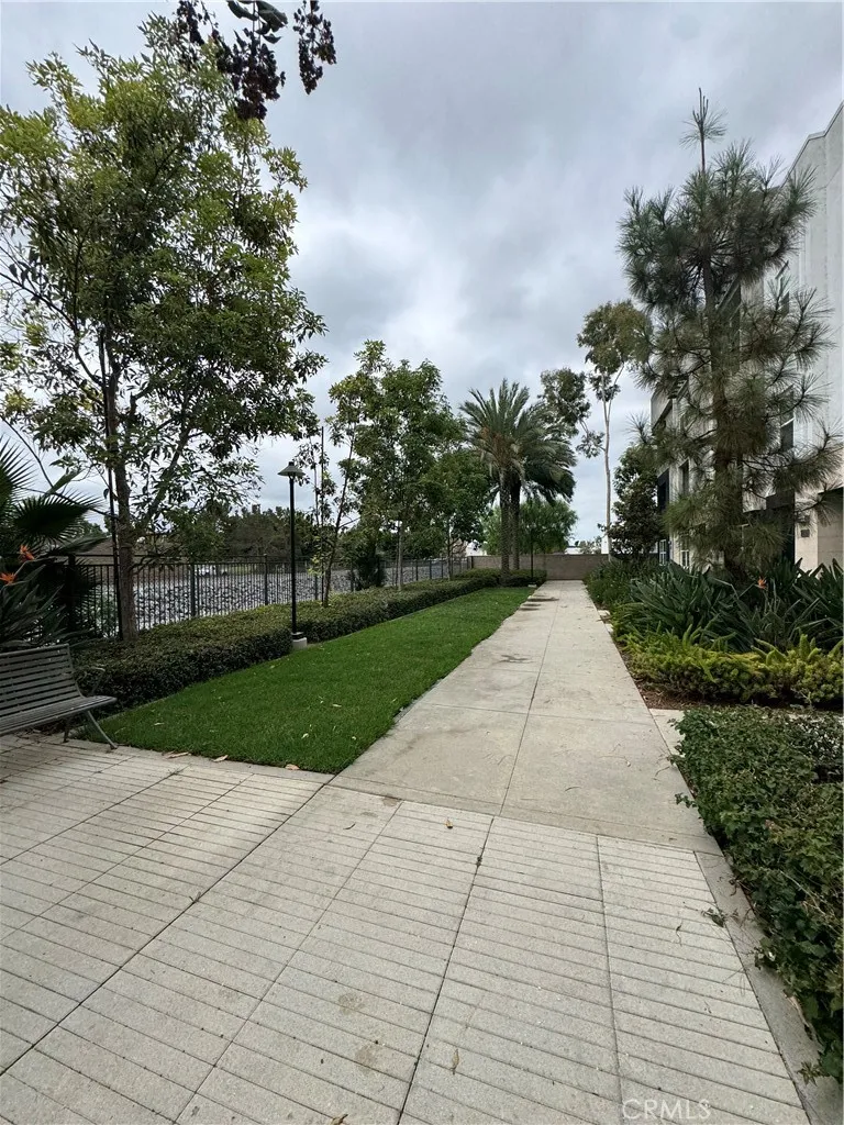 2338 Synergy Irvine, CA 92614