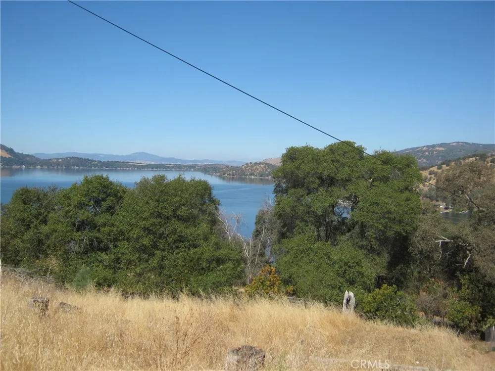 3015 Oak Crest Clearlake, CA 95422