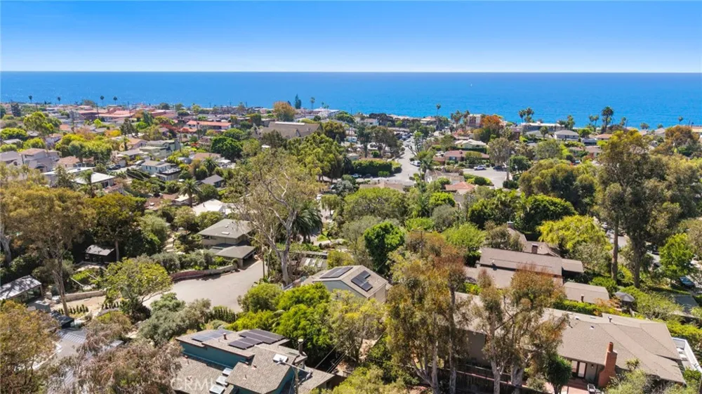 490 Arroyo Chico Laguna Beach, CA 92651
