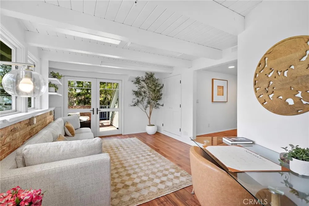 490 Arroyo Chico Laguna Beach, CA 92651