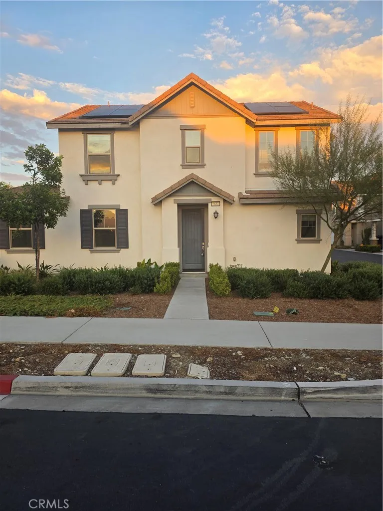 5651 Villa Maria Fontana, CA 92336