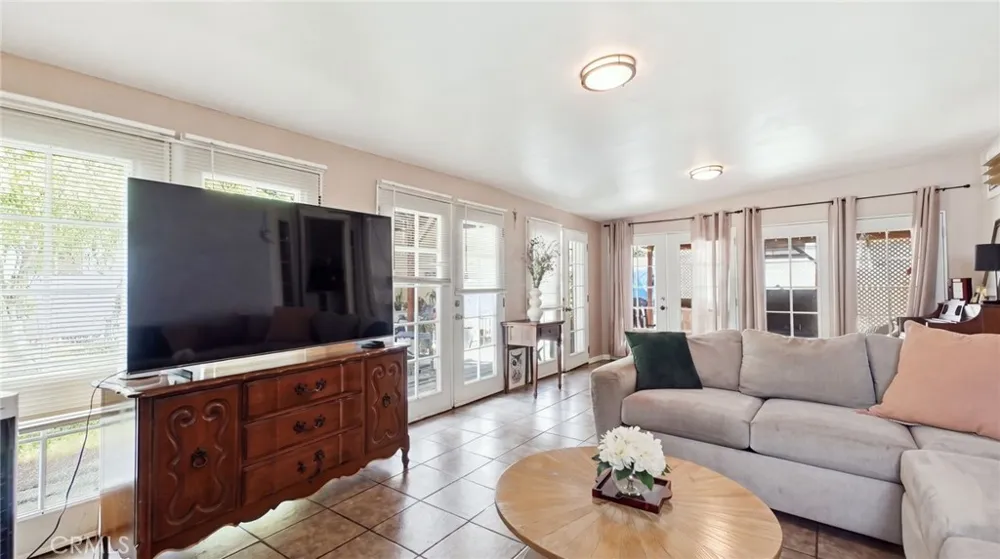 5402 Coldbrook Lakewood, CA 90713