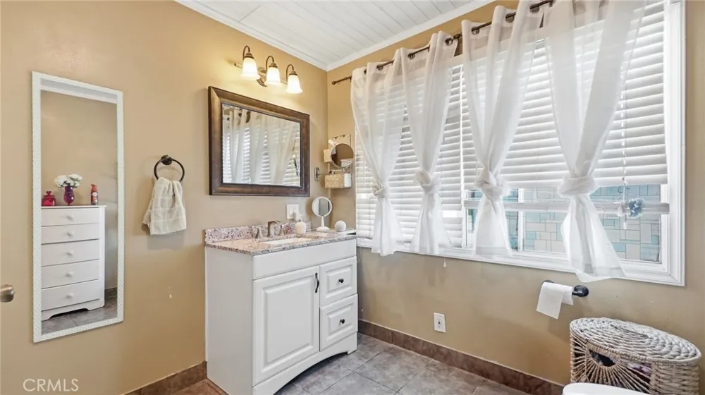 5402 Coldbrook Lakewood, CA 90713
