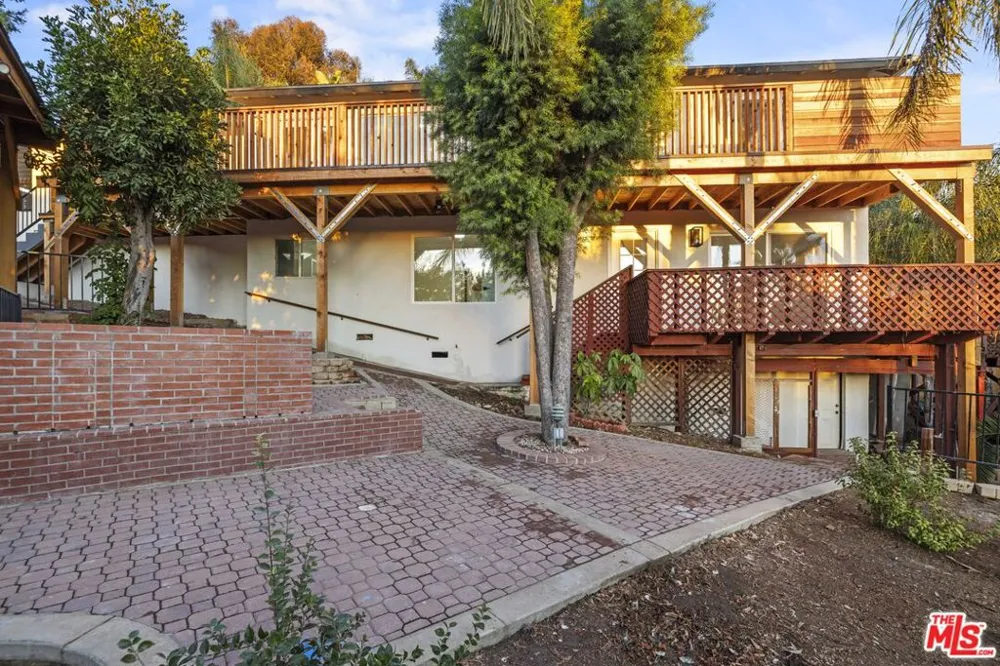 10941 Cardamine Place Los Angeles, CA 91042