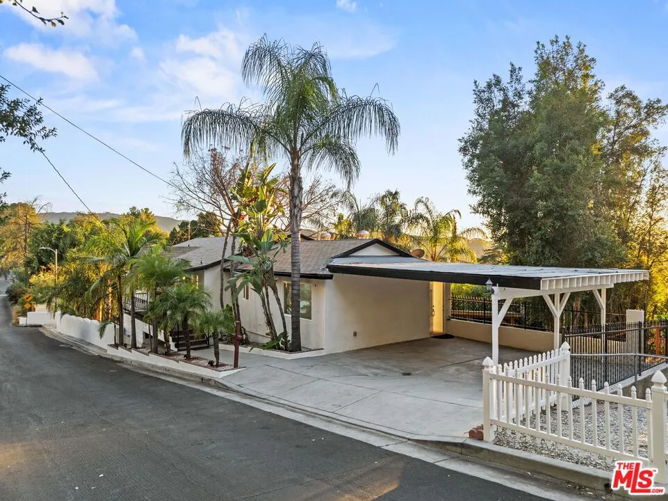 10941 Cardamine Place Los Angeles, CA 91042