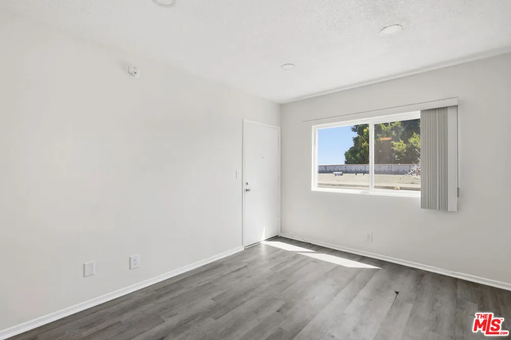 1333 Barry Avenue #8 Los Angeles, CA 90025