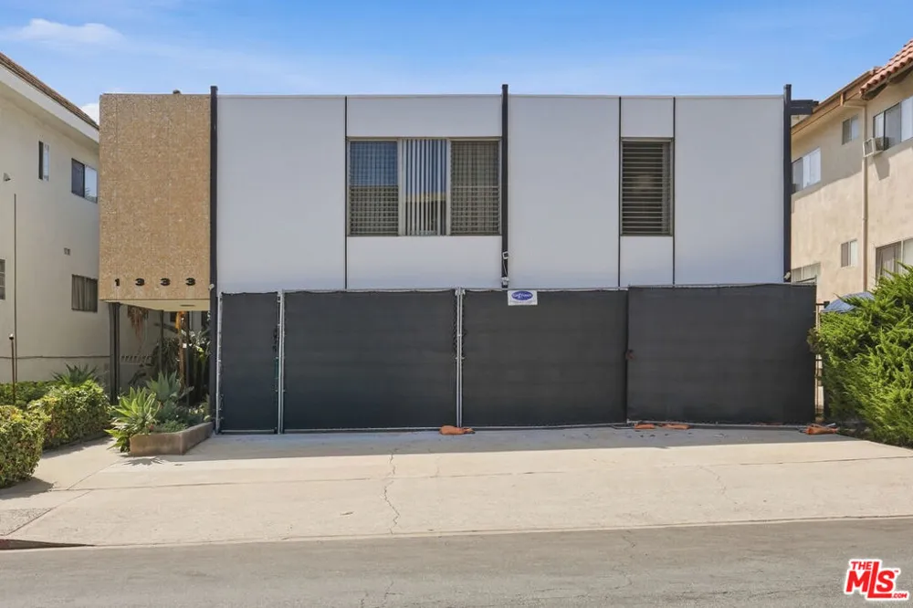 1333 Barry Avenue #8 Los Angeles, CA 90025