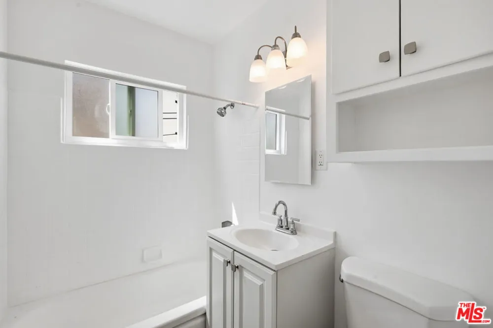 1333 Barry Avenue #8 Los Angeles, CA 90025
