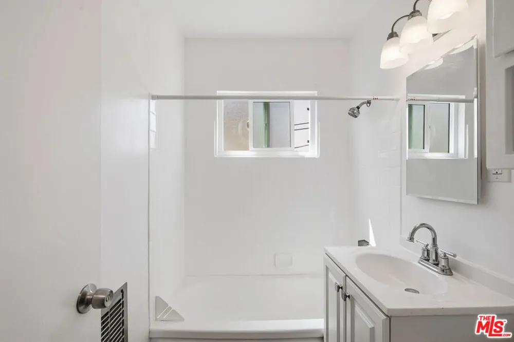 1333 Barry Avenue #8 Los Angeles, CA 90025