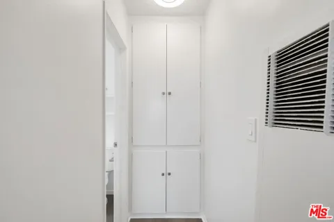 1333 Barry Avenue #8