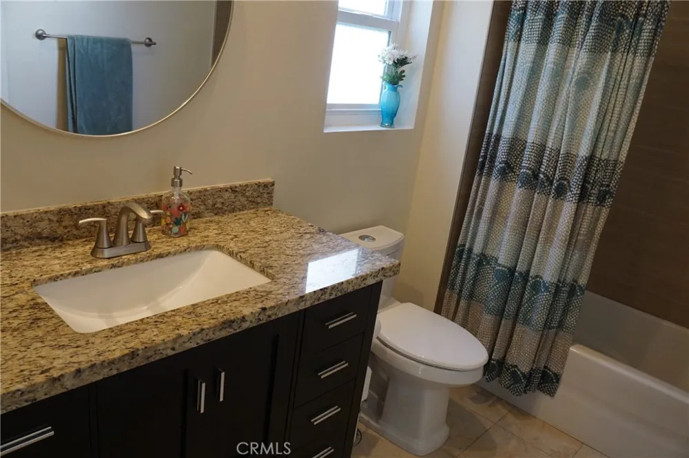 11225 Peach Grove Street #202 North Hollywood, CA 91601