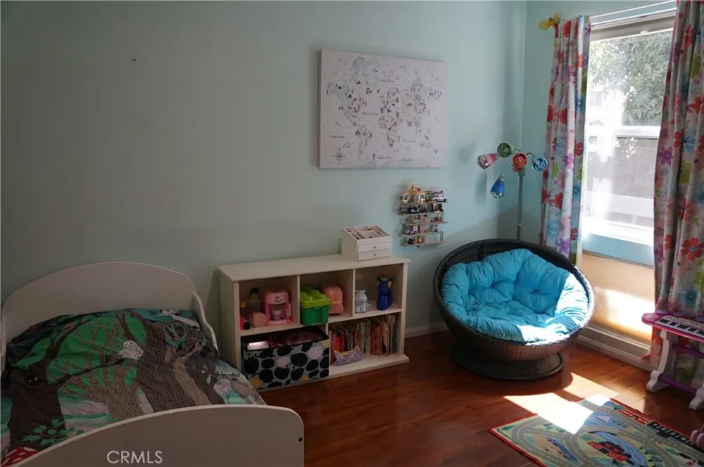 11225 Peach Grove Street #202 North Hollywood, CA 91601