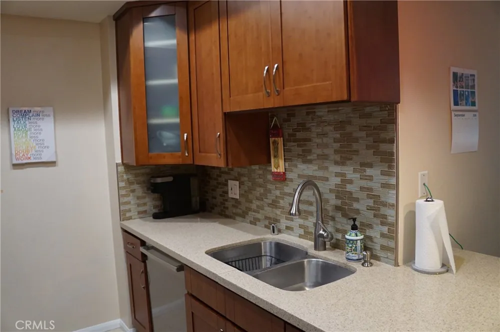 11225 Peach Grove Street #202 North Hollywood, CA 91601