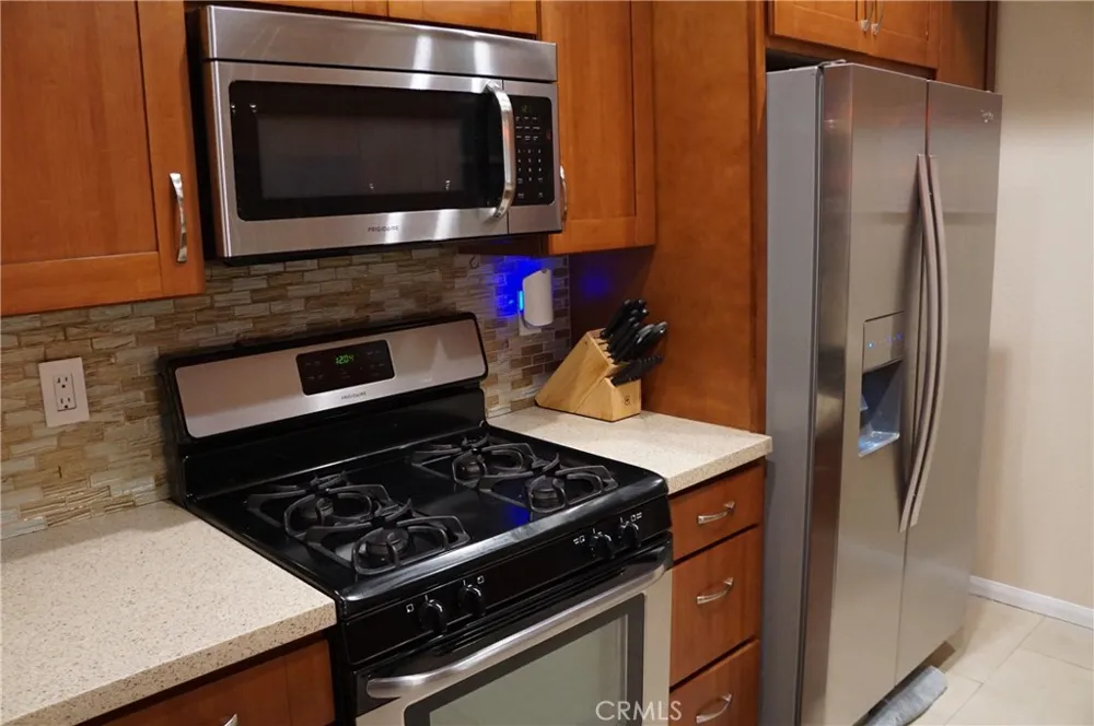 11225 Peach Grove Street #202 North Hollywood, CA 91601