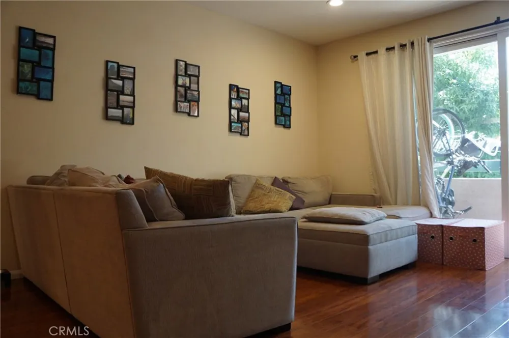11225 Peach Grove Street #202 North Hollywood, CA 91601